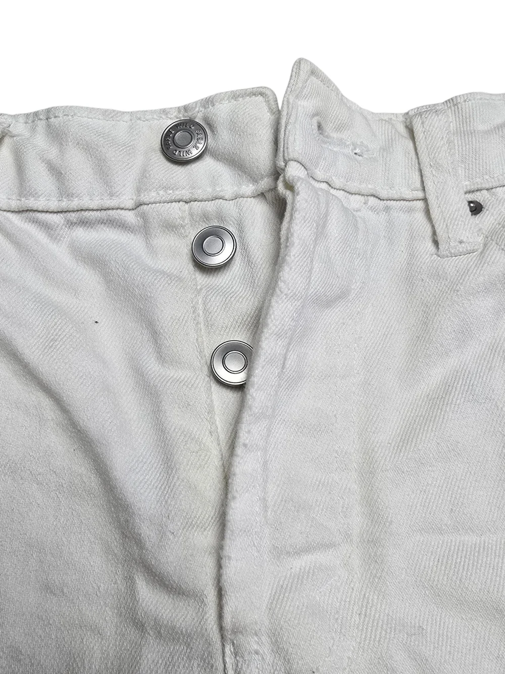 Wild Fable White Denim Shorts Women’s 6 High Rise Distressed Raw Hem